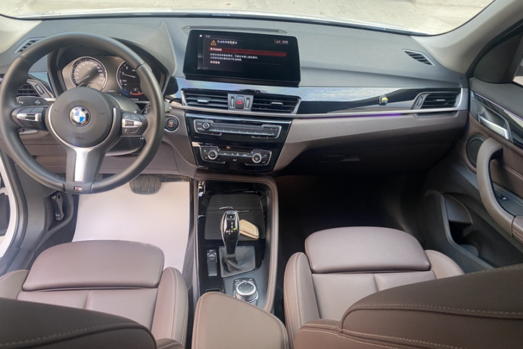 宝马X1 2020款 sDrive20Li 尊享型中控内饰7002