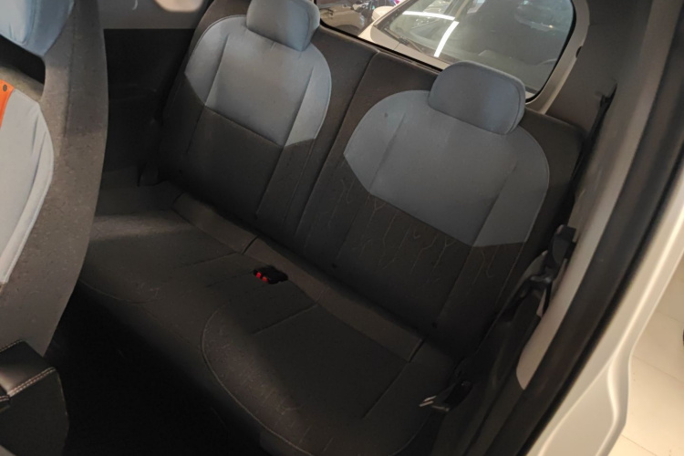 吉利银河 2023款 熊猫mini 200km 灵动熊中控内饰21