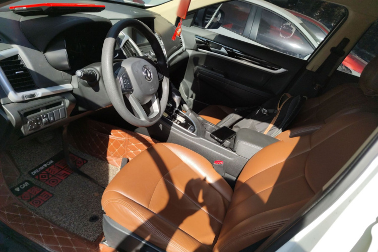 东风风神AX7 2015款 2.0L 自动智悦型中控内饰19