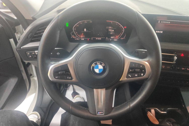 宝马2系(进口) 2023款 225i 四门轿跑车 M运动套装中控内饰13