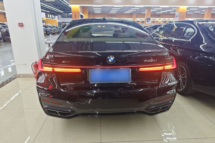 宝马7系 2018款 730Li 领先型 M运动套装车身外观6004