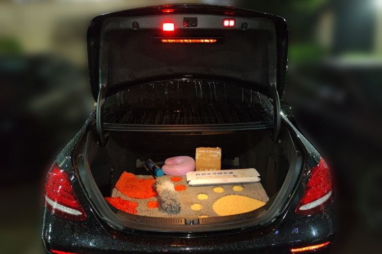 奔驰E级 2020款 E 300 L 豪华型中控内饰23