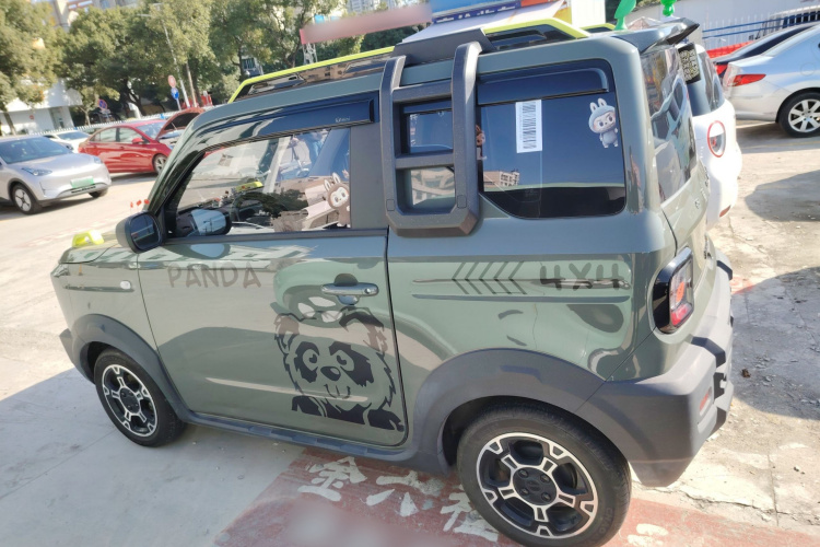 吉利银河 2025款 210km 熊猫骑士车身外观4