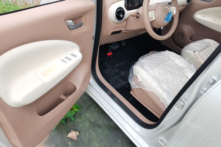 五菱汽车 宏光MINIEV 2025款 四门版 进阶款中控内饰20