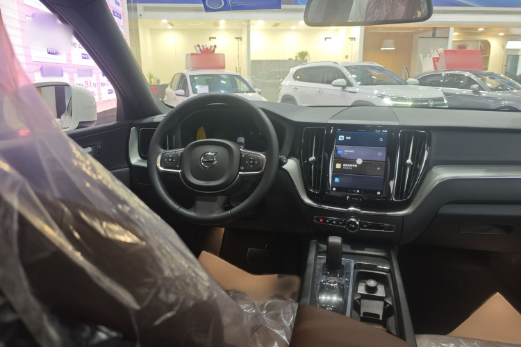 沃尔沃XC60 2024款 B5 四驱智逸豪华版中控内饰7004