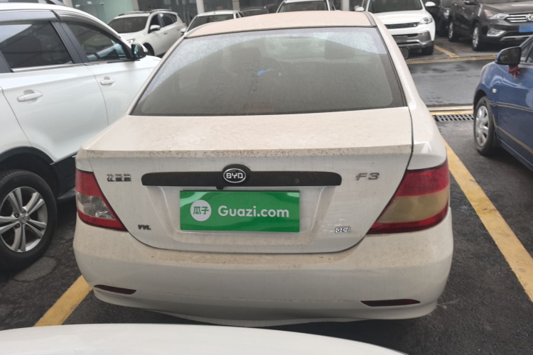 比亚迪F3 2012款 节能版 1.5L 手动舒适型车身外观6