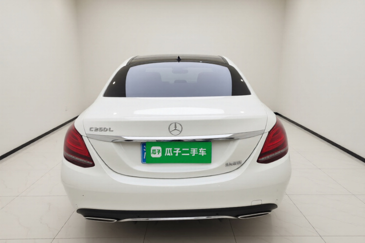 奔驰C级 2019款 改款 C 260 L 运动版车身外观6