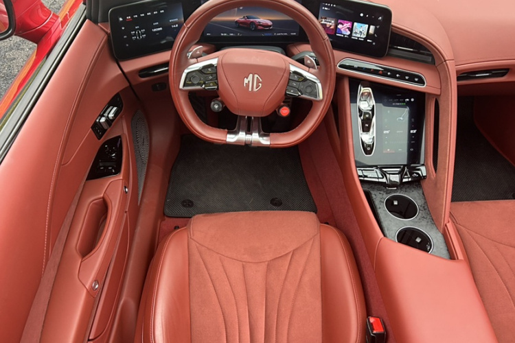 名爵 MG Cyberster 2024款 520km 传奇四驱版中控内饰7005