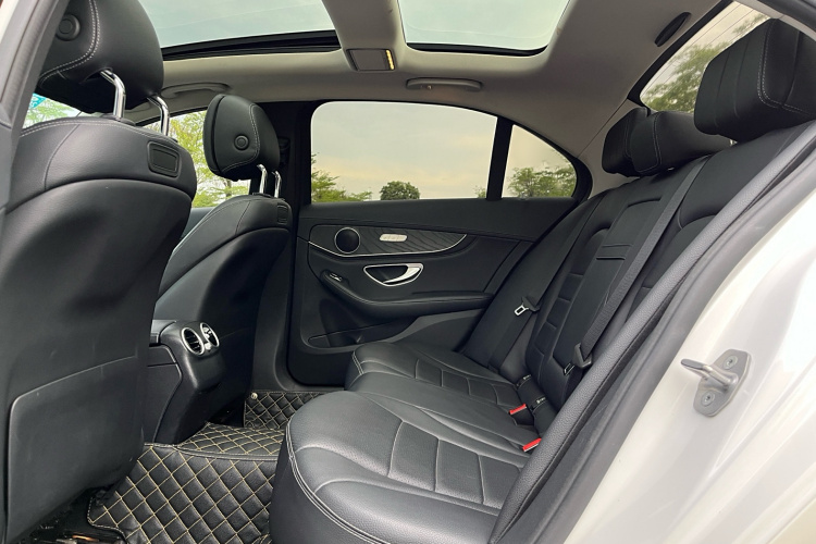 奔驰C级 2018款 C 200 L 运动版中控内饰7004