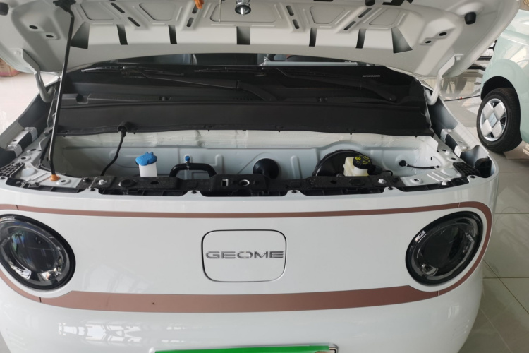 吉利银河 2024款 熊猫mini 200km 耐力熊机舱底盘24