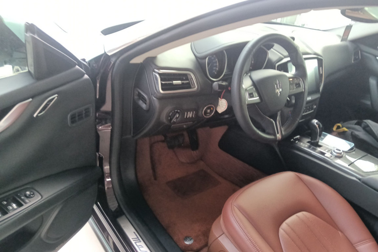 玛莎拉蒂 Ghibli 2017款 3.0T 标准版中控内饰20