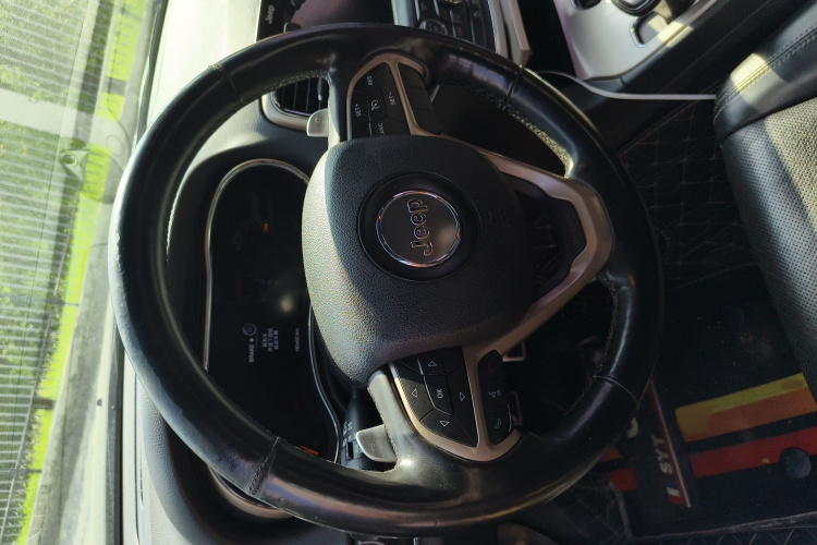 Jeep 大切诺基(进口) 2014款 3.6L 精英导航版局部细节13