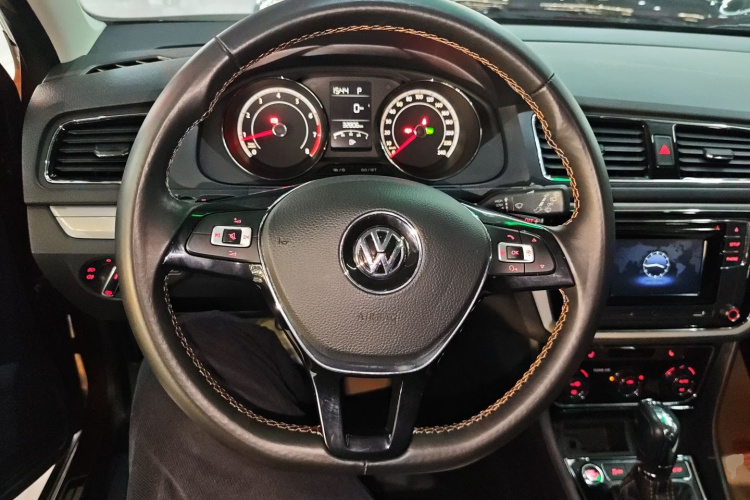 大众 朗境 2016款 230TSI DSG豪华版中控内饰13