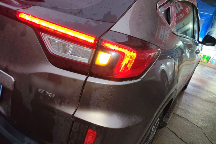 本田XR-V 2015款 1.8L EXi  CVT舒适版车身外观9