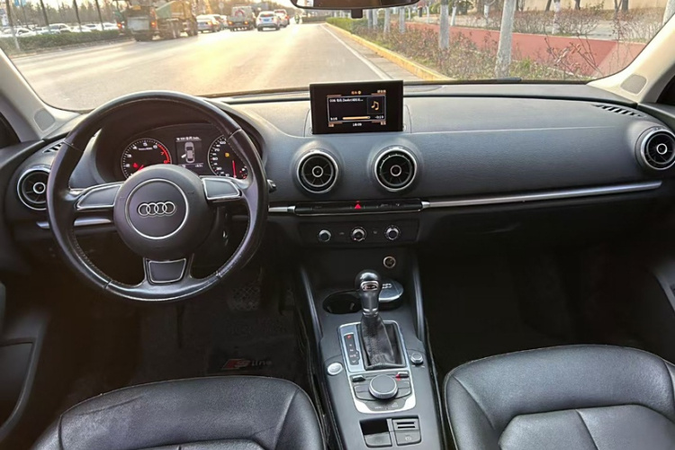 奥迪A3 2016款 Limousine 35 TFSI 进取型中控内饰7006
