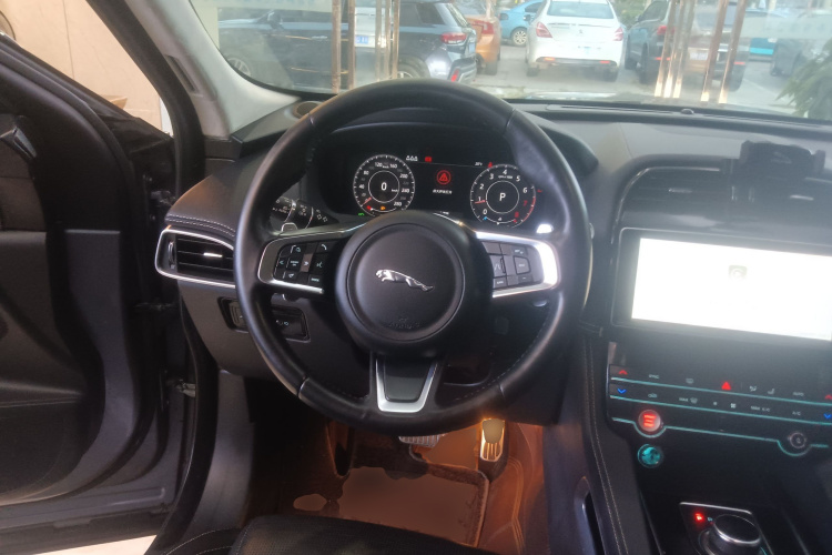 捷豹F-PACE 2020款 2.0T 赛旗版中控内饰13