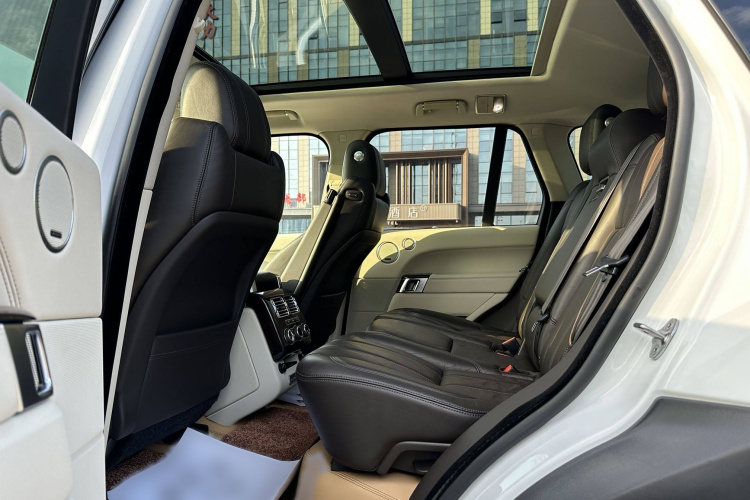 路虎 揽胜 2014款 改款 3.0 SC V6 Vogue中控内饰7007