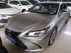 雷克萨斯ES 2022款 260 卓越版