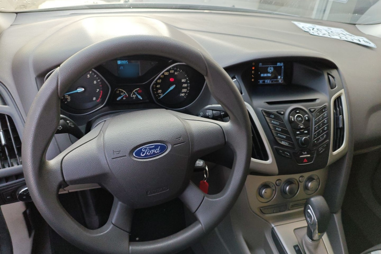 福特 福克斯 2012款 三厢 1.6L 自动舒适型中控内饰12