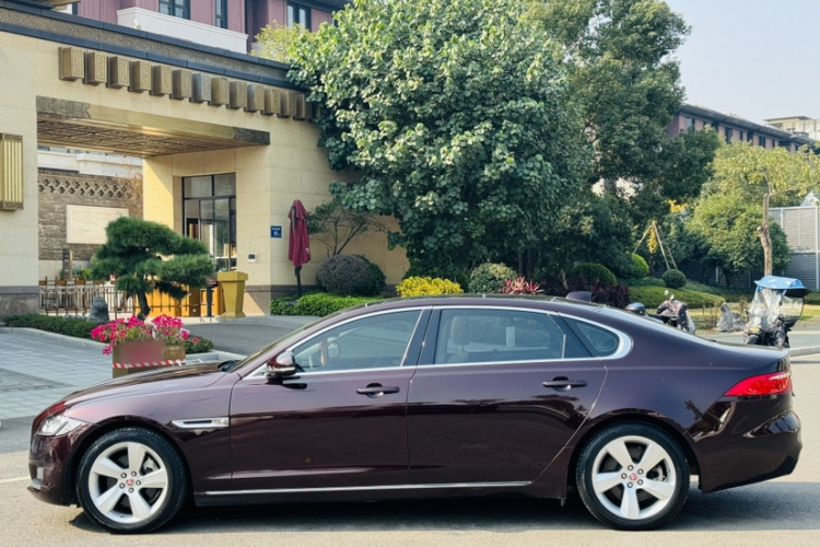 捷豹XFL 2018款 XFL 2.0T 200PS 精英版车身外观6007