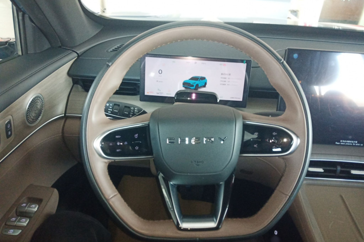 奇瑞 瑞虎8 PLUS C-DM 2025款 1.5T 116km 尊贵型 5座中控内饰13