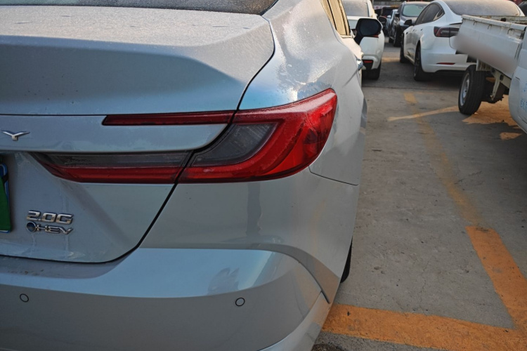 丰田 凯美瑞 2024款  双擎 2.0HG 尊贵版车身外观6001