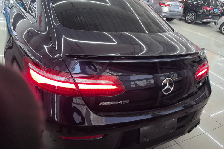 奔驰E级AMG 2019款 AMG E 53 4MATIC+ 轿跑车车身外观6