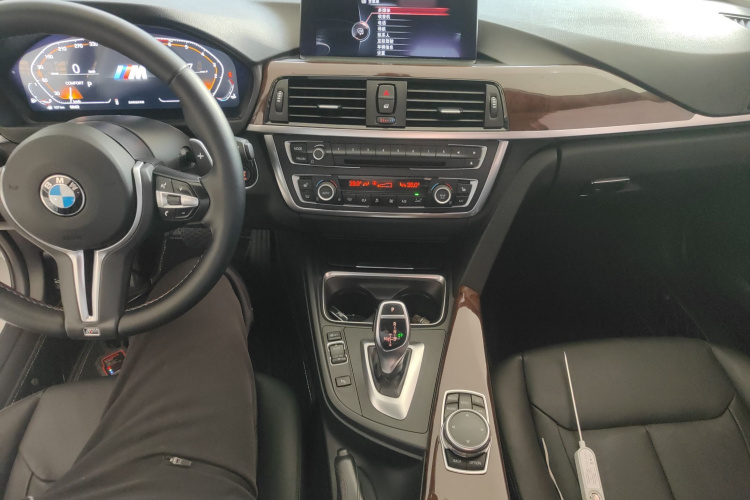 宝马3系 2015款 320Li 超悦版豪华设计套装中控内饰12
