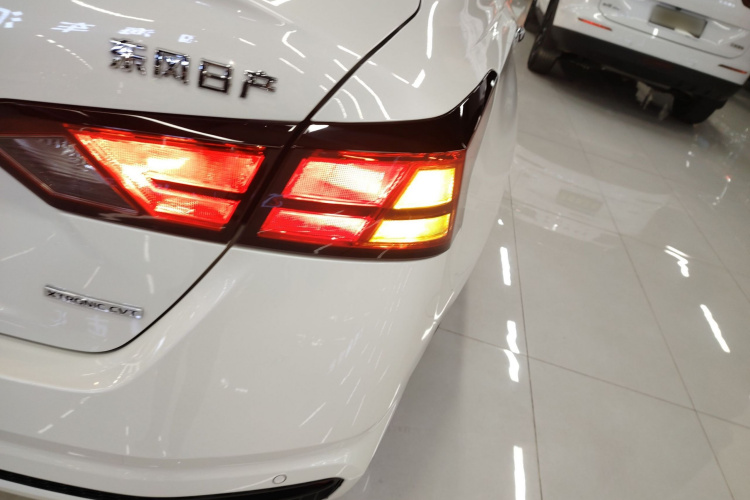 日产 天籁 2021款 2.0L XL 舒适版车身外观6006