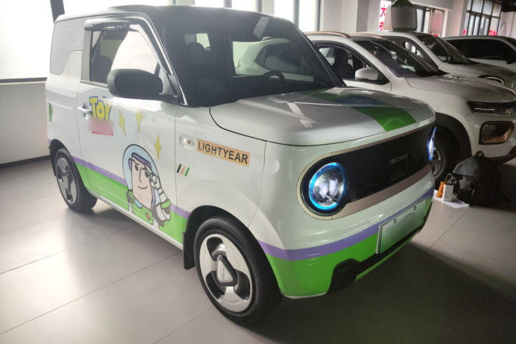 吉利银河 2023款 熊猫mini 200km 灵动熊车身外观3