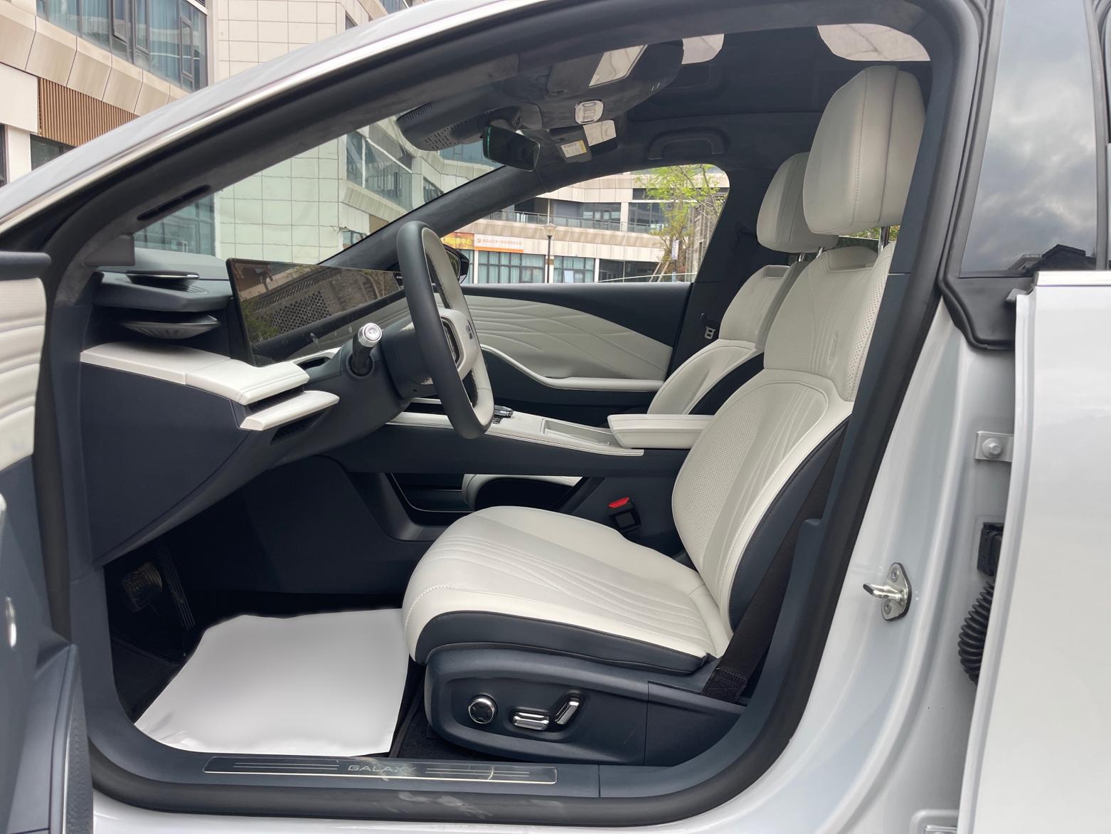 吉利银河 银河E8 2024款 665km 后驱星舰 远航版