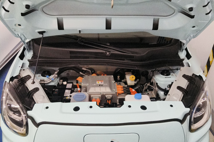 零跑汽车 零跑T03 2025款 403舒享版机舱底盘24