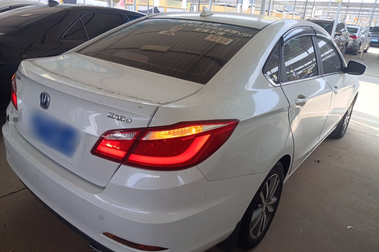 长安 逸动 2016款 1.6L 手动风尚型车身外观7