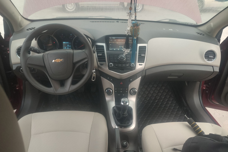 雪佛兰 科鲁兹 2015款 1.5L 经典 SL MT中控内饰12