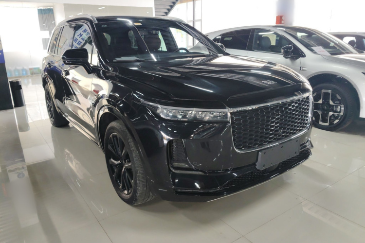 理想汽车 理想ONE 2021款 增程6座版车身外观3