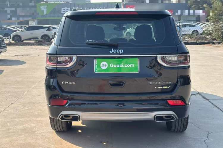 Jeep 指挥官PHEV 2020款 2.0T 插电混动臻享版车身外观6