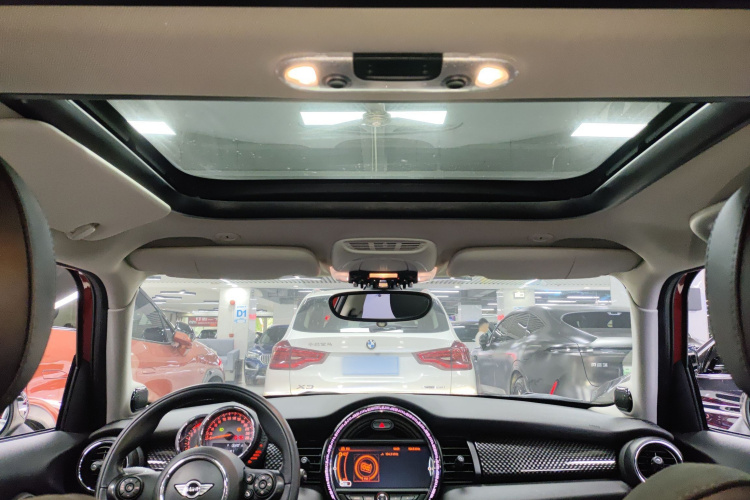 MINI 2015款 2.0T COOPER S 五门版中控内饰22