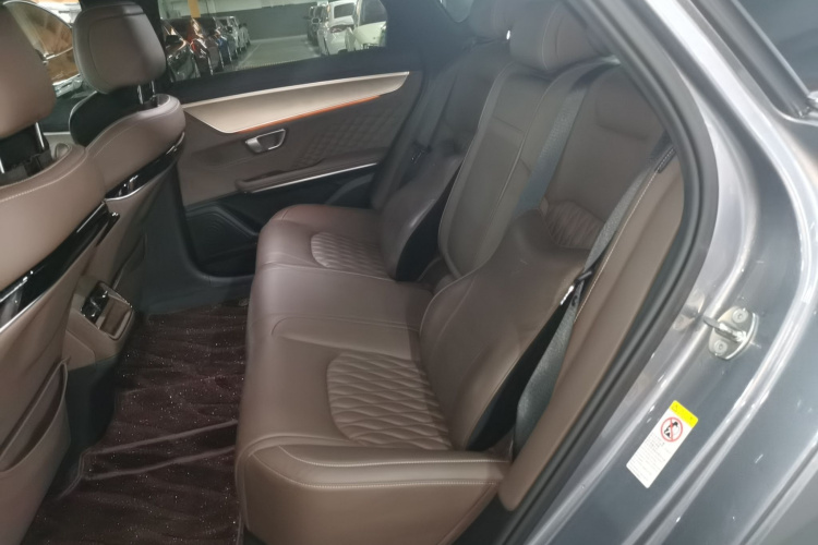 比亚迪 汉 2023款 DM-i 冠军版 121KM 尊贵型中控内饰7004