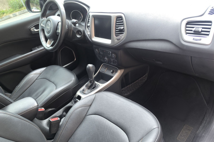 Jeep 指南者 2017款 200T 自动家享版中控内饰7003