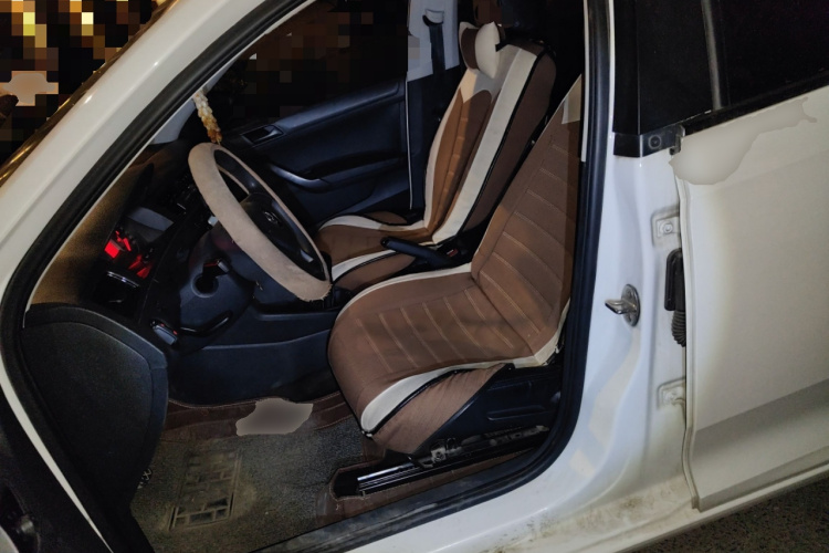 大众 桑塔纳 2016款 1.6L 手动风尚版中控内饰19