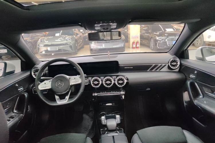 奔驰A级 2021款 A 200 L 运动轿车时尚型中控内饰12