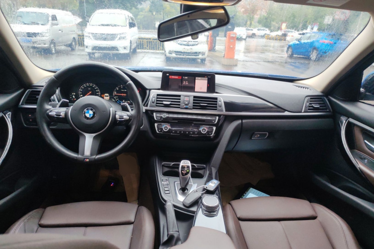 宝马3系 2019款 320Li M豪华套装中控内饰12