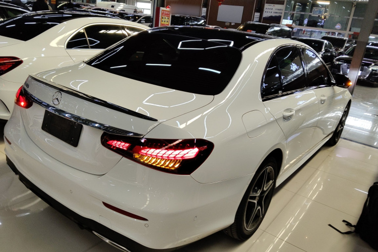 奔驰E级(进口) 2022款 E 260 时尚型运动版车身外观7