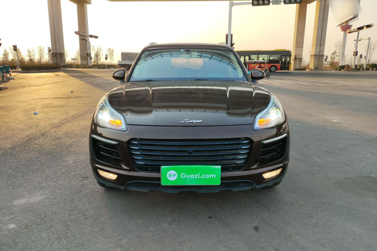 众泰SR9 2017款 2.0T 自动极致之梦版车身外观2