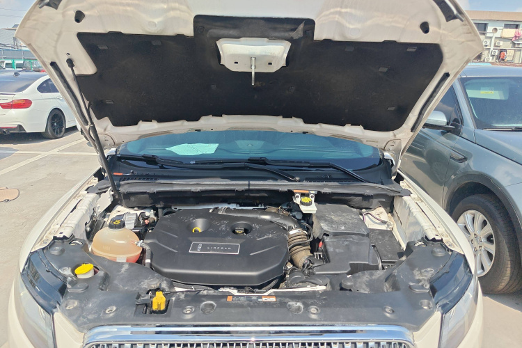 林肯MKC 2019款 2.0T 两驱尊享版 国V机舱底盘24