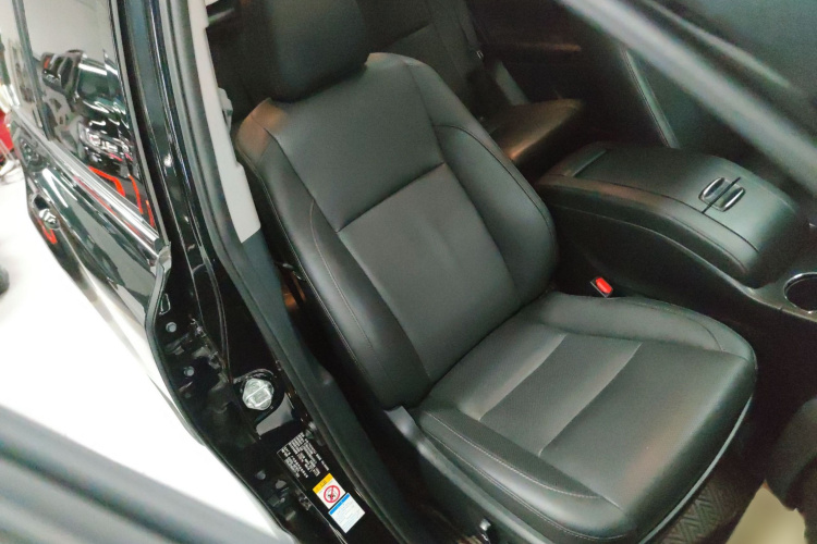 丰田 汉兰达 2021款 2.0T 四驱豪华版 7座局部细节41