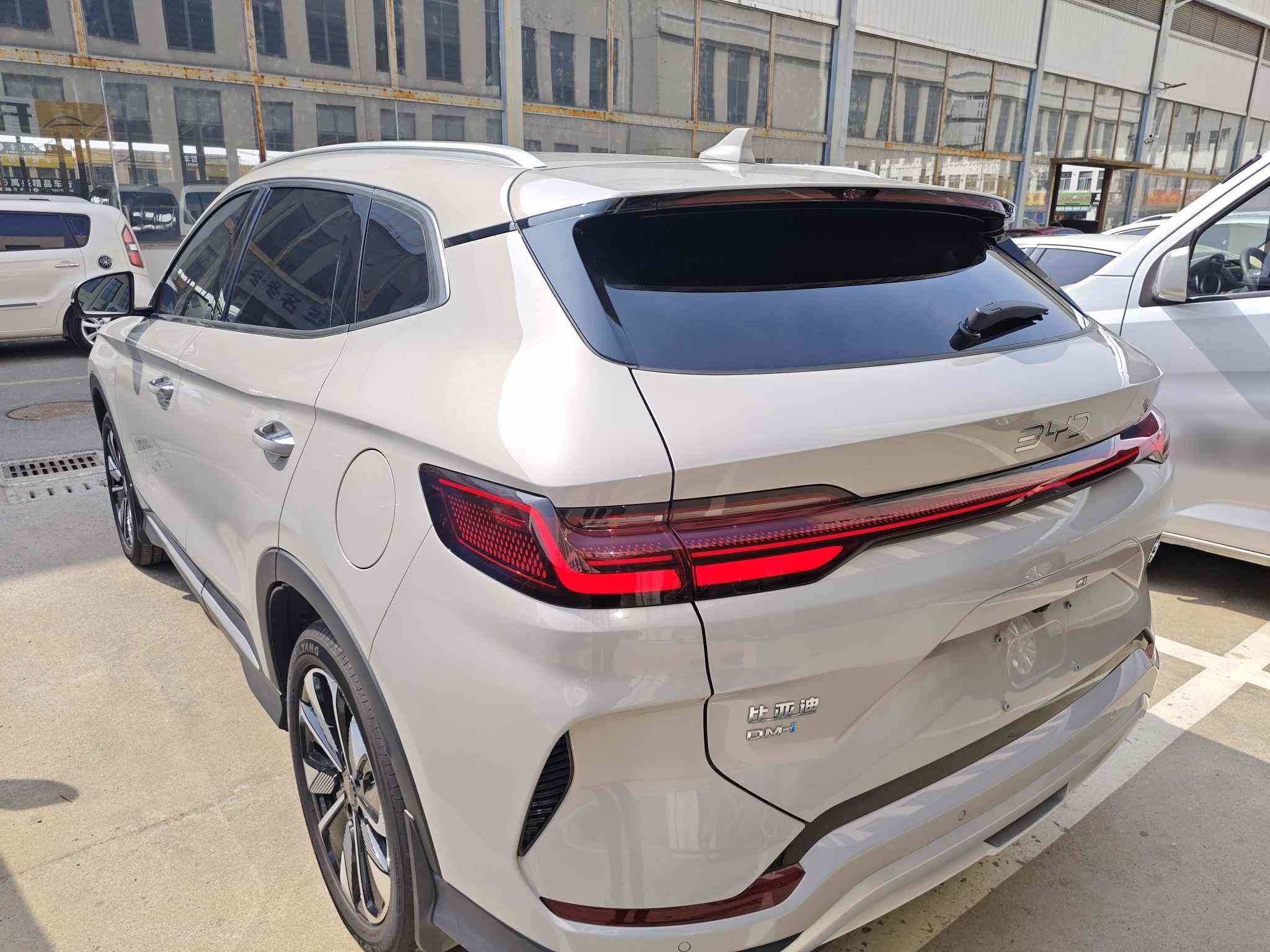 比亚迪 宋PLUS新能源 2025款 DM-i 112KM 尊荣型(3)