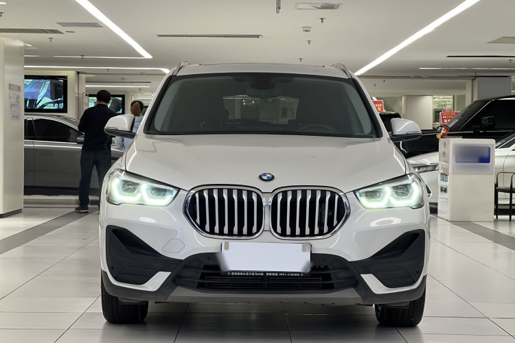 宝马X1 2022款 sDrive25Li 领先型车身外观6003