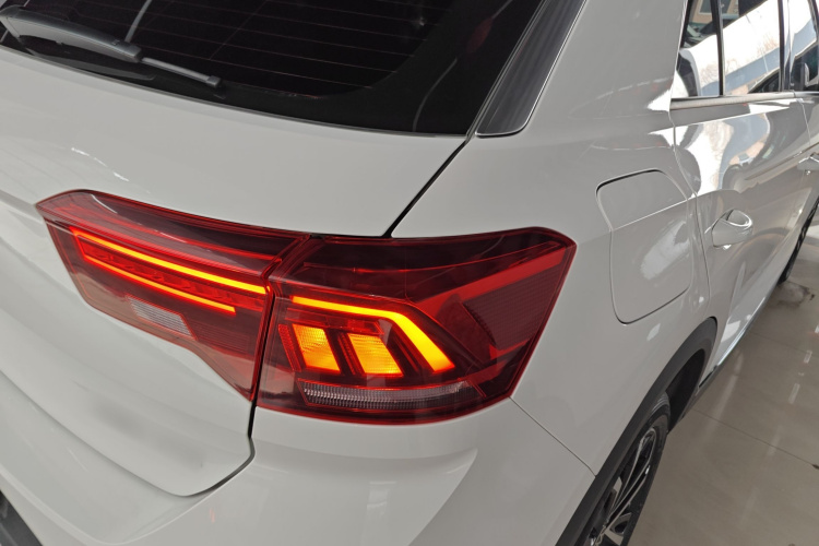 大众 T-ROC探歌 2020款 280TSI DSG两驱舒适型车身外观9