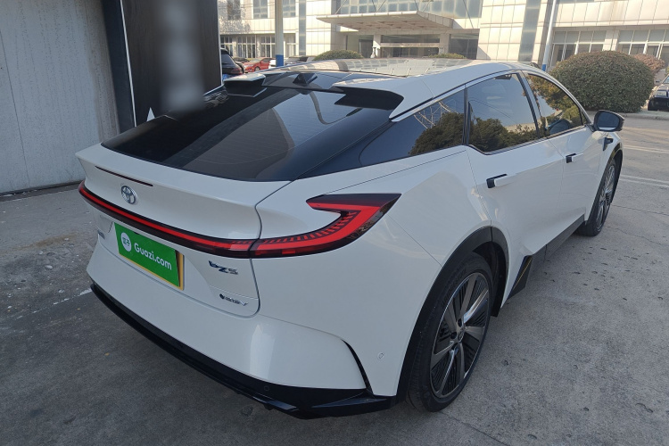 丰田bZ5 2025款 550 PRO智行版车身外观7